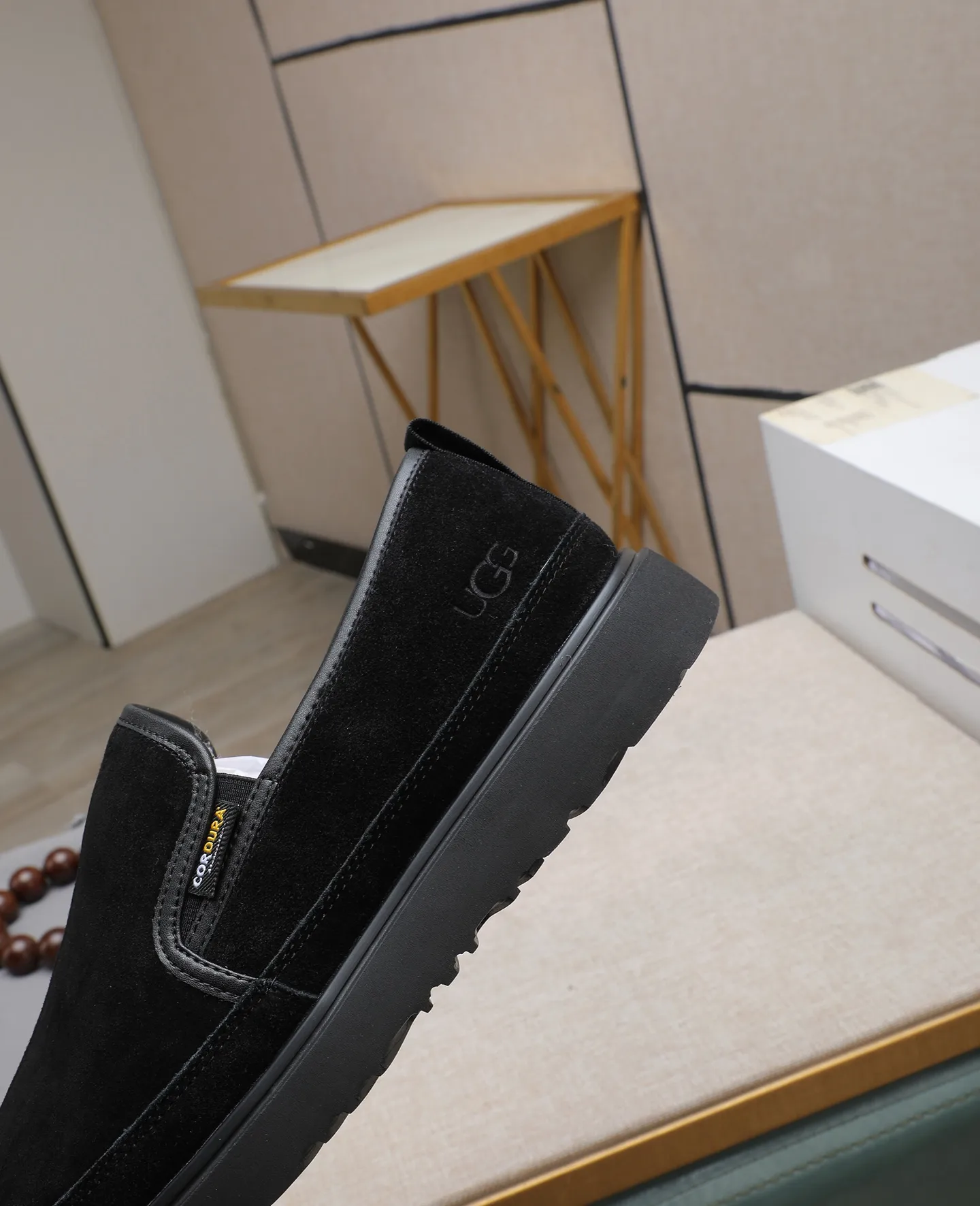 Men's men's shoes 💰560 (full genuine wool lining, 10% off for fake ones) Please note the quality of the original order and compare the thickness of the wool 🏮🏮 Popular UGG men's shoes from Australia's warm luxury brand, the official website is synchronized, Beckham men's style..., made of imported top-layer waxed cowhide, waxed toe box, Australian real wool velvet lining Carefully sewn...Imported rubber Martin boots outsole (comfortable, soft, wear-resistant) The quality is really great...Exquisite workmanship, you can't put it down at first sight, size 39-44 (38 45 custom-made)